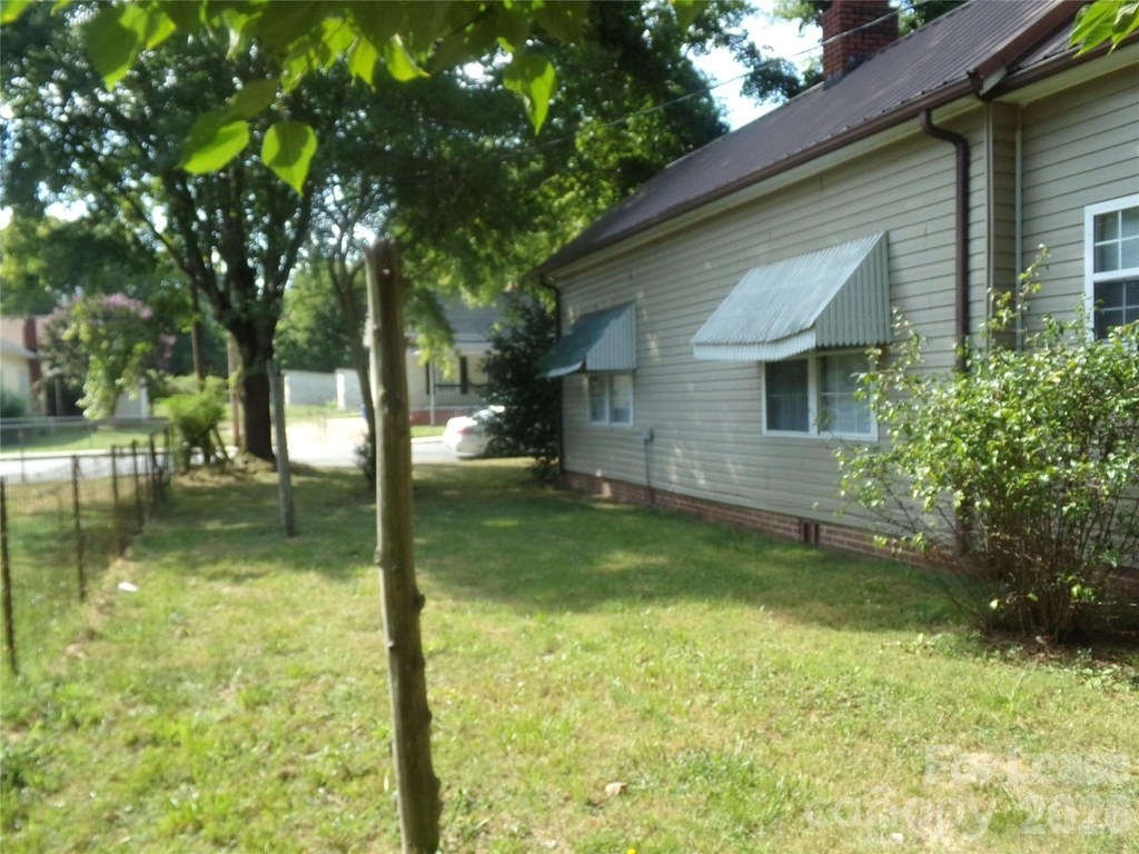 729 Spruce Street - Photo 24