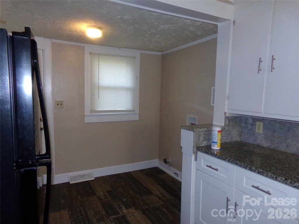 729 Spruce Street - Photo 3