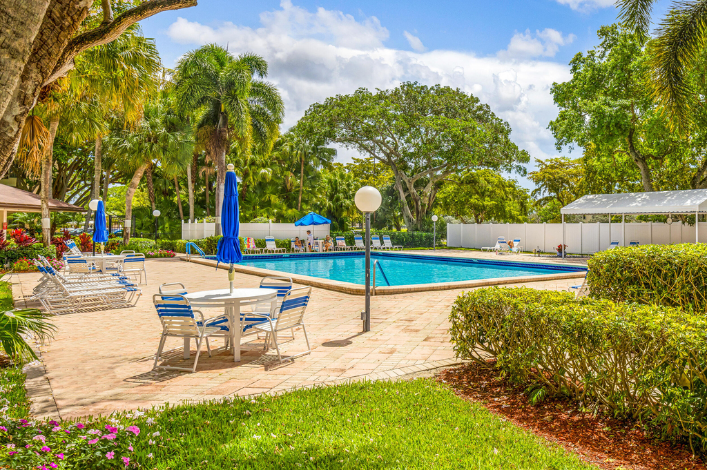 3151 S Palm Aire Drive - Photo 40