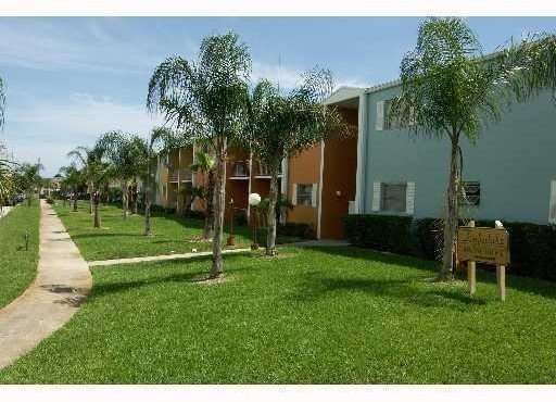 1501 Crescent Circle - Photo 0