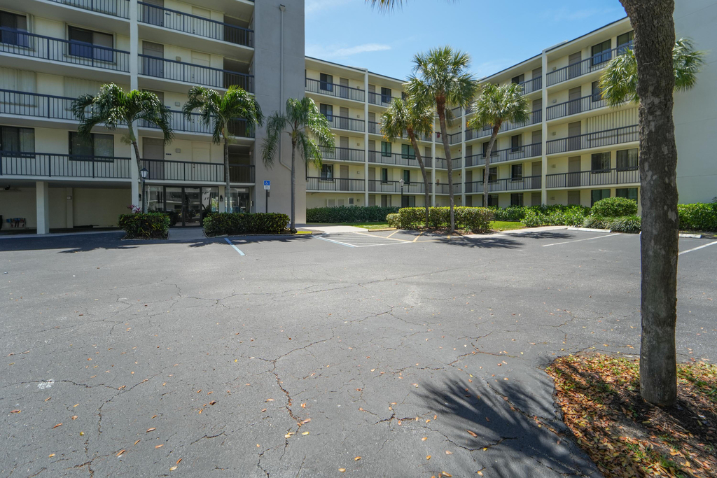 1605 S Us Highway 1 - Photo 3