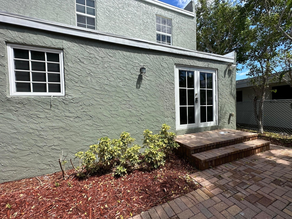 340 Walton Boulevard - Photo 10