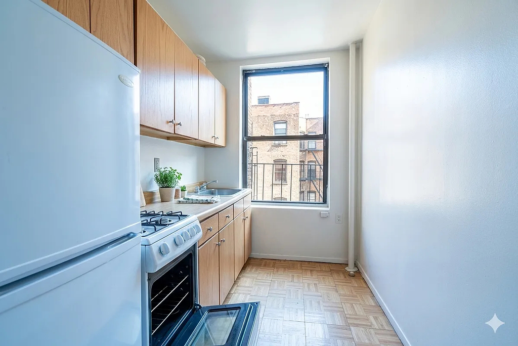 East 89th Street  - Photo 2