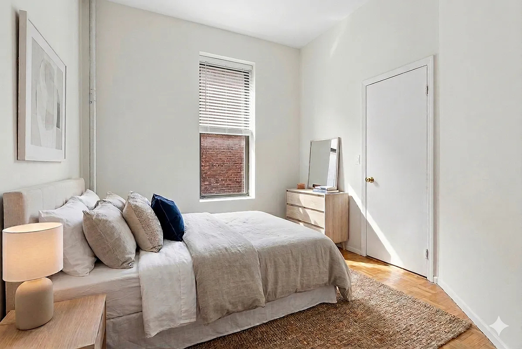 East 89th Street  - Photo 4