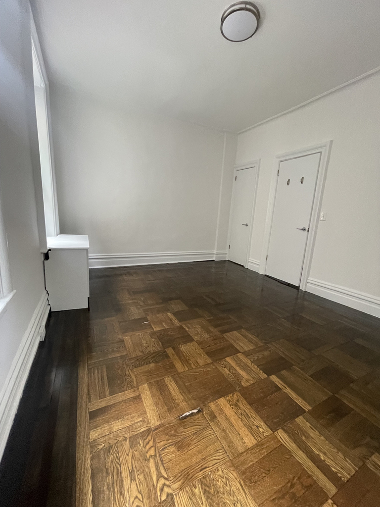 West 104th Street - Photo 4