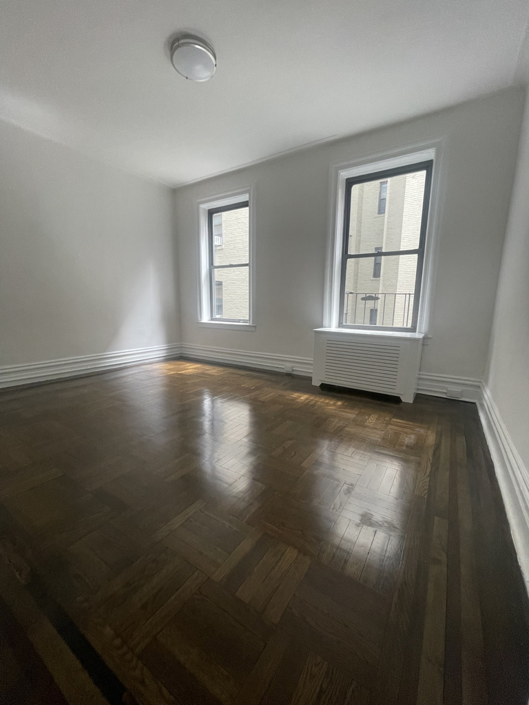 West 104th Street - Photo 8