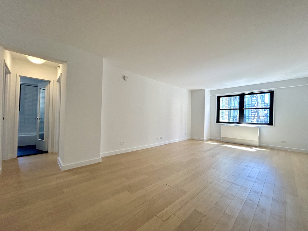 East 39th Street - Photo 1