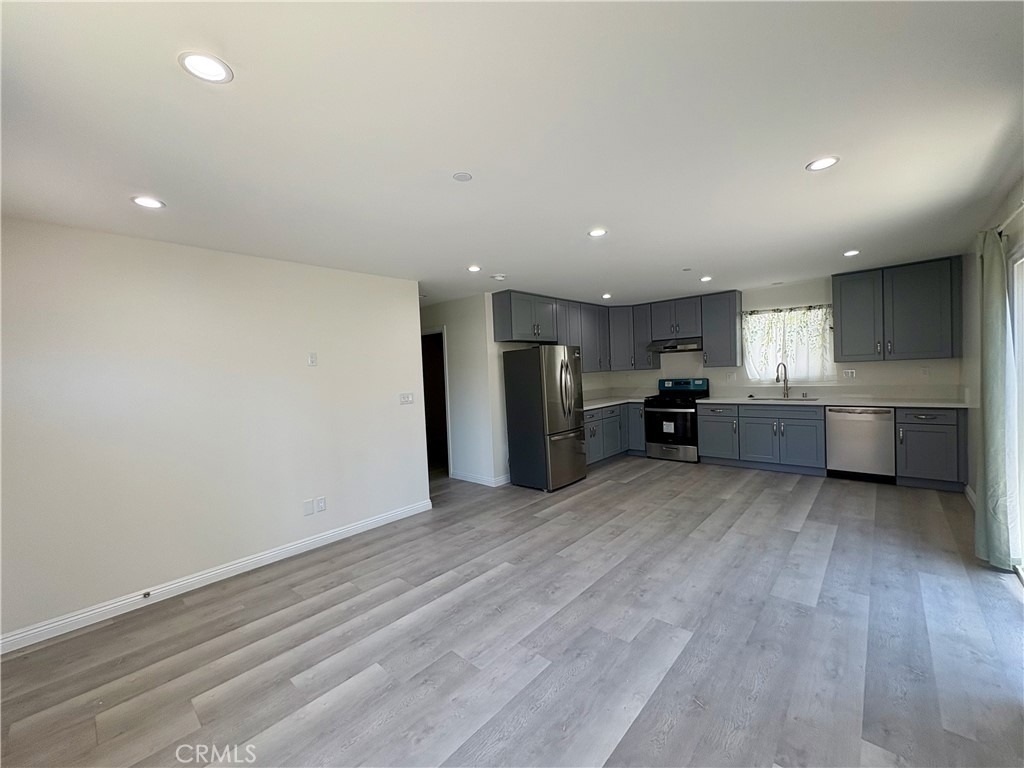 15323 Via Verita Avenue - Photo 2
