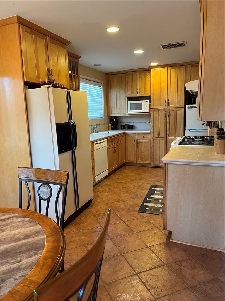23913 Friar - Photo 8