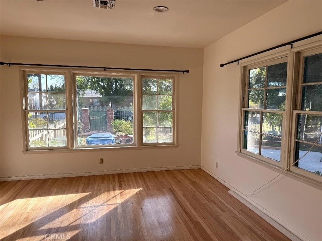 7429 Hesperia - Photo 1