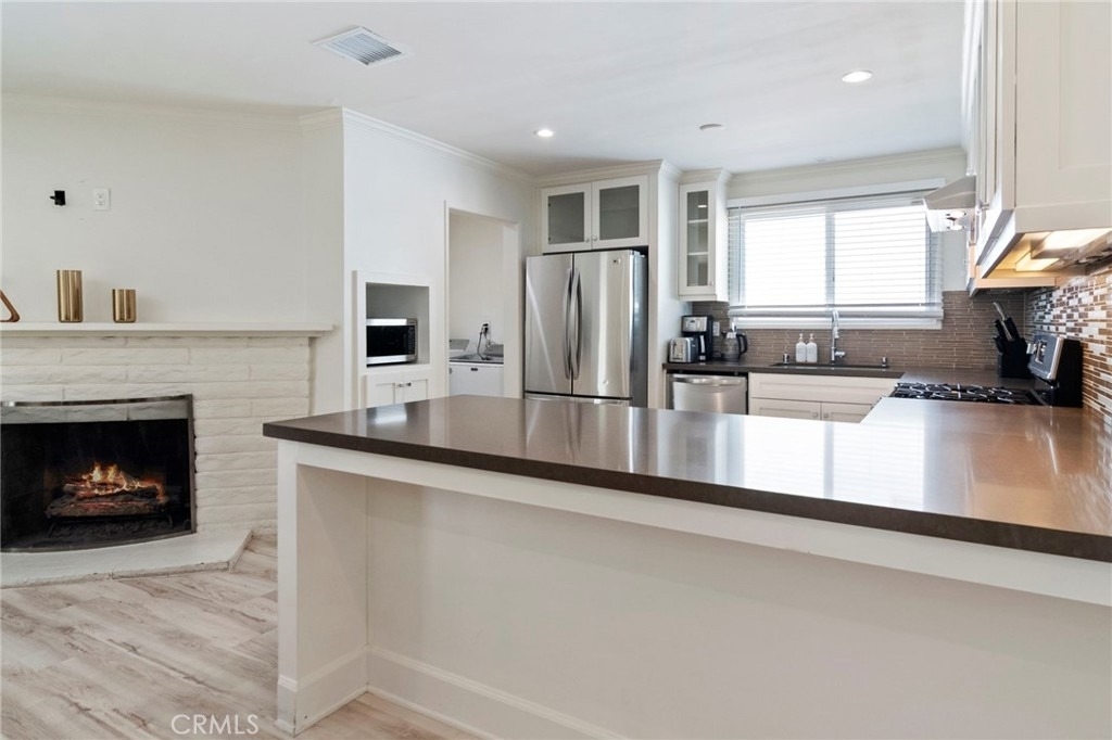 24136 Kittridge - Photo 7