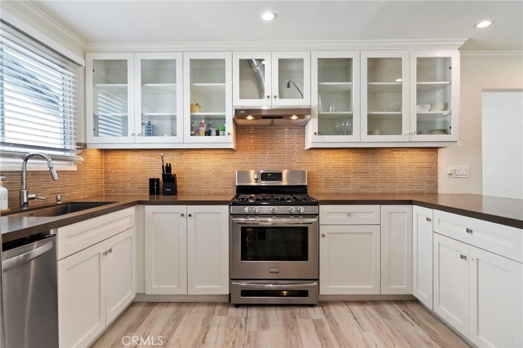 24136 Kittridge - Photo 10