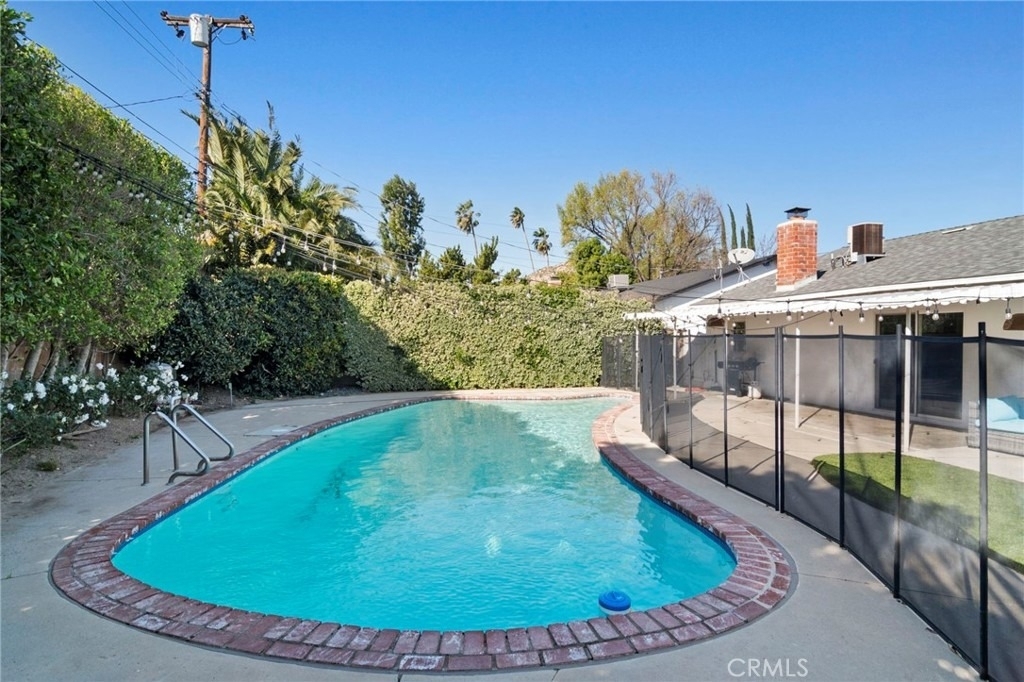 24136 Kittridge - Photo 32