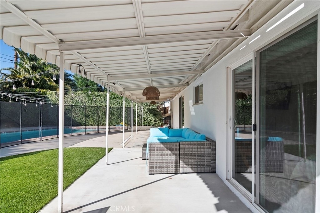 24136 Kittridge - Photo 34