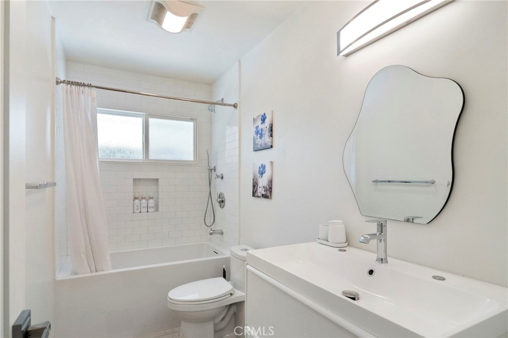 24136 Kittridge - Photo 13