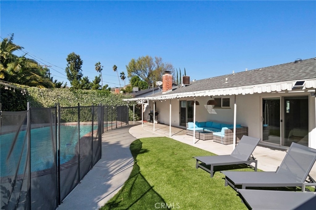 24136 Kittridge - Photo 36