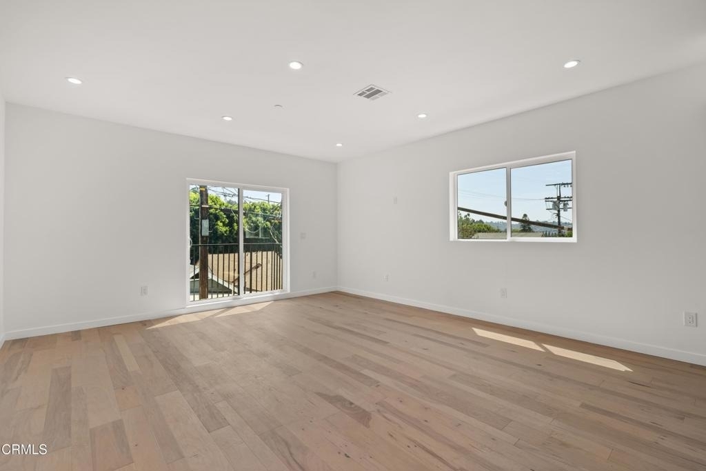 3564 N Eagle Rock Boulevard - Photo 2
