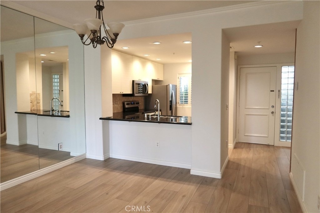 2243 Martin - Photo 9