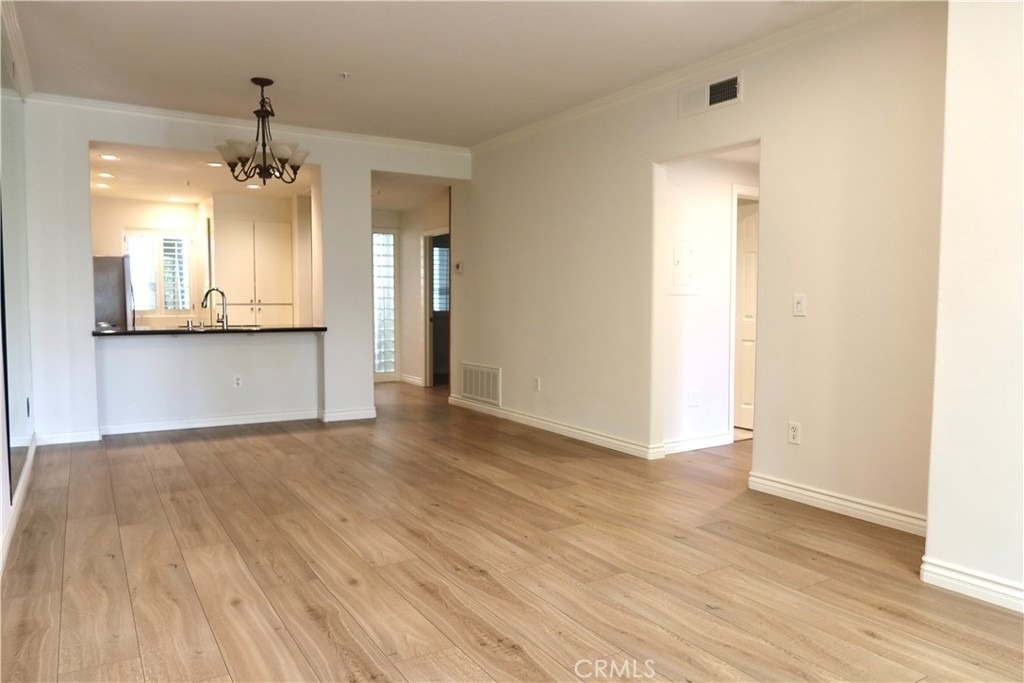 2243 Martin - Photo 5