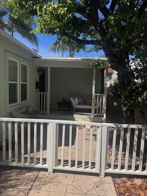 1610 Upas Street - Photo 2
