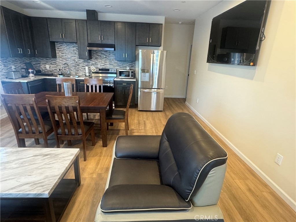 14134 Califa St - Photo 2