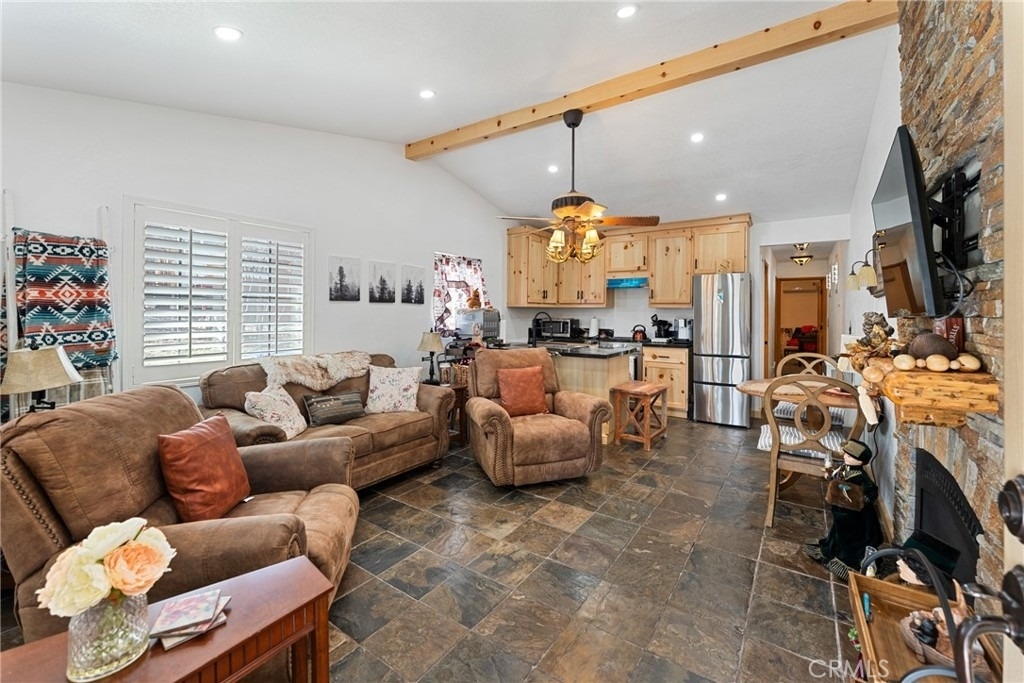 318 Los Angeles - Photo 12
