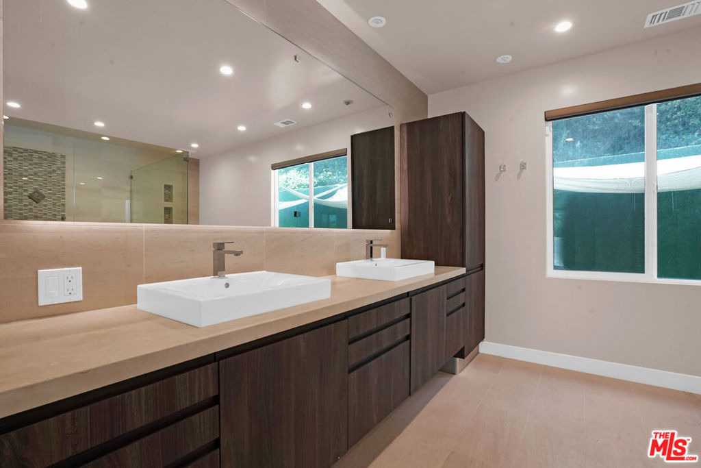 3832 Shannon Road - Photo 27