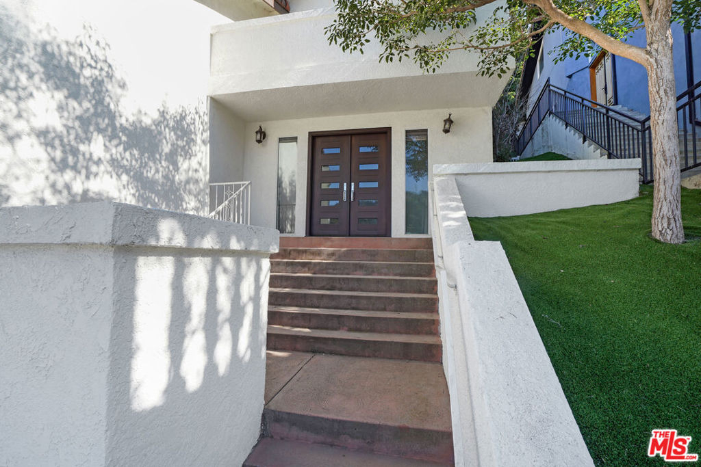3832 Shannon Road - Photo 4