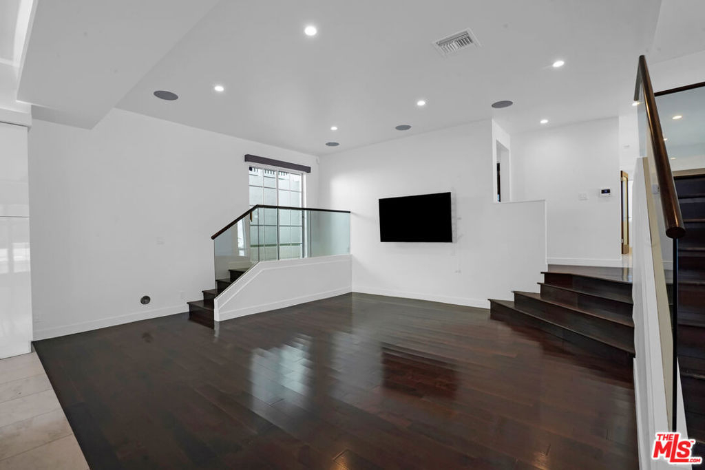 3832 Shannon Road - Photo 11