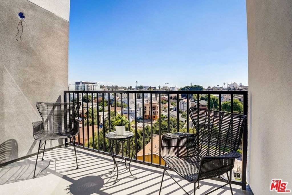218 Alvarado Street - Photo 11