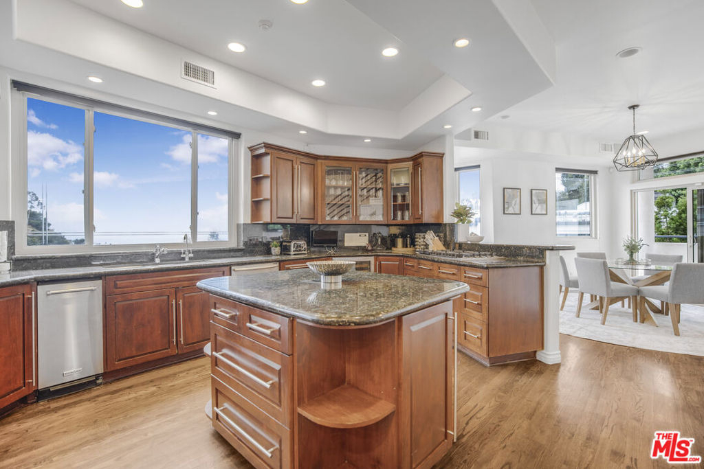 8507 Franklin Avenue - Photo 7