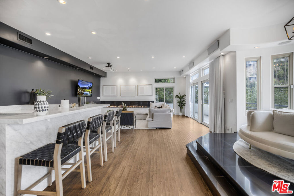 8507 Franklin Avenue - Photo 6