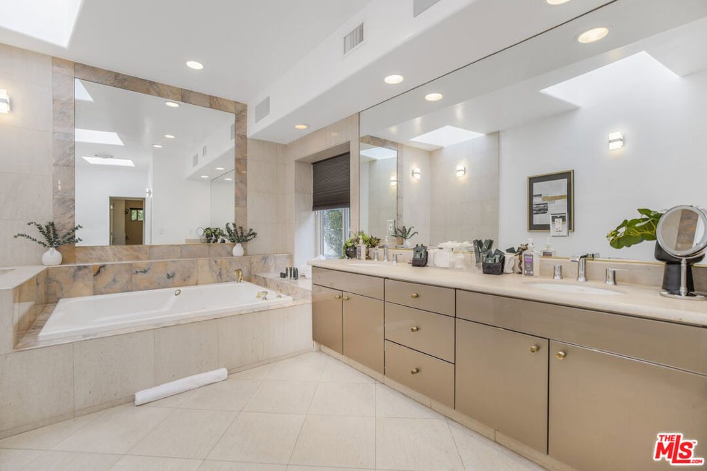 8507 Franklin Avenue - Photo 25