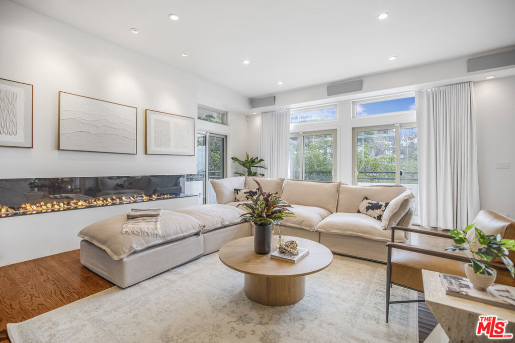 8507 Franklin Avenue - Photo 4