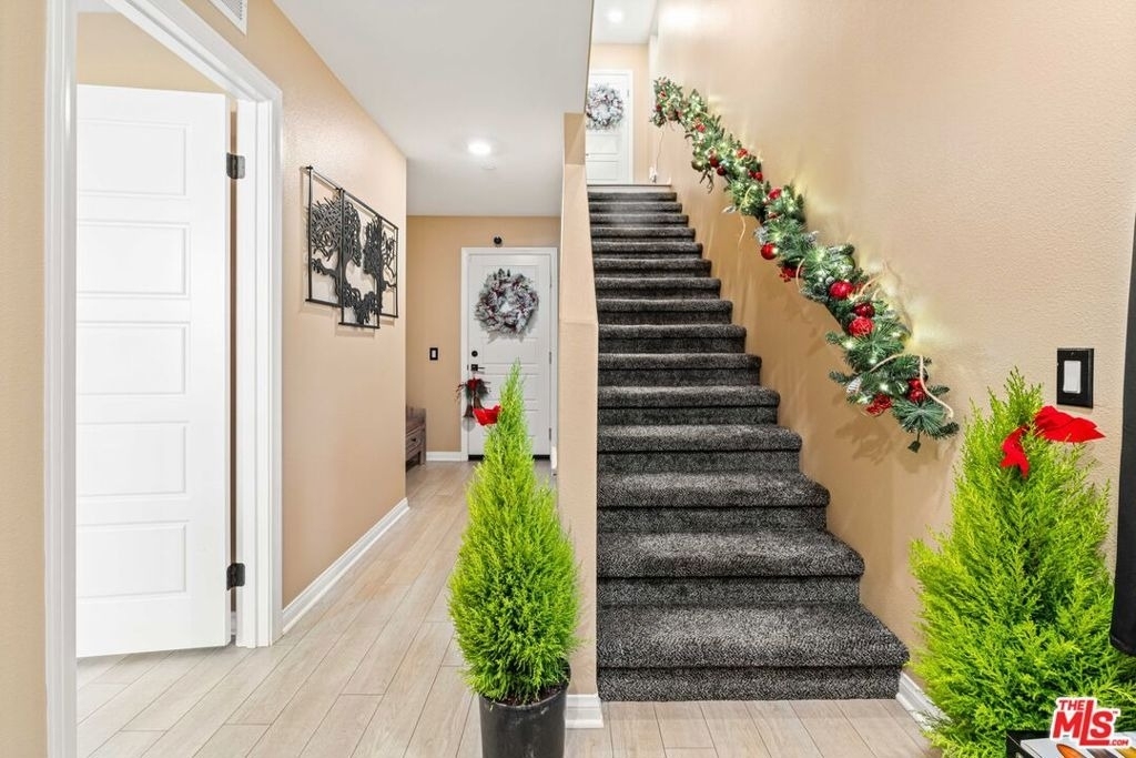 720 Grace Avenue - Photo 1