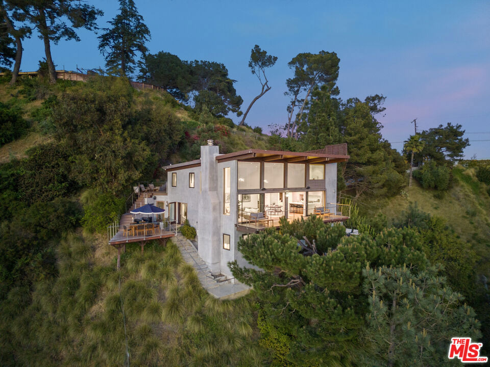 1735 Summitridge Drive - Photo 8