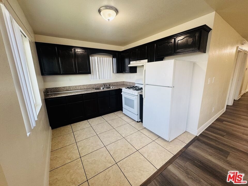 136 W 97th Street - Photo 7