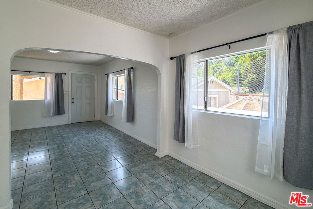 3331 1/2 City Terrace Drive - Photo 10