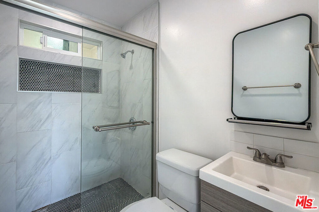 3331 1/2 City Terrace Drive - Photo 18