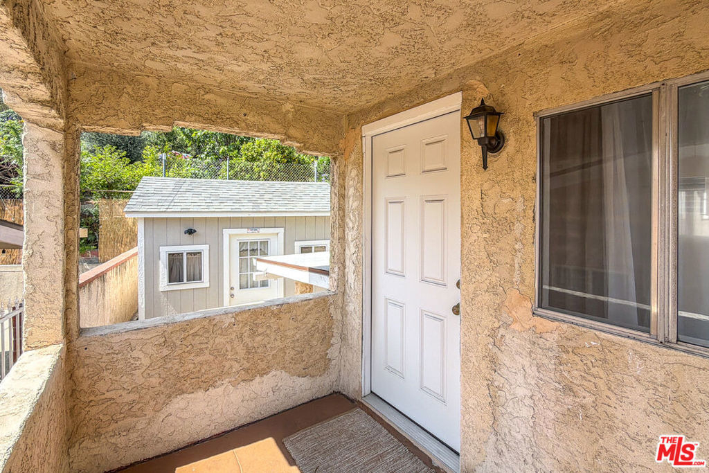 3331 1/2 City Terrace Drive - Photo 3