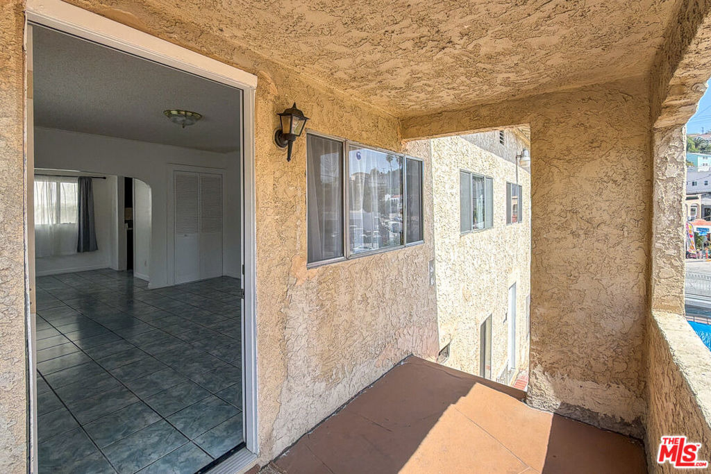 3331 1/2 City Terrace Drive - Photo 4