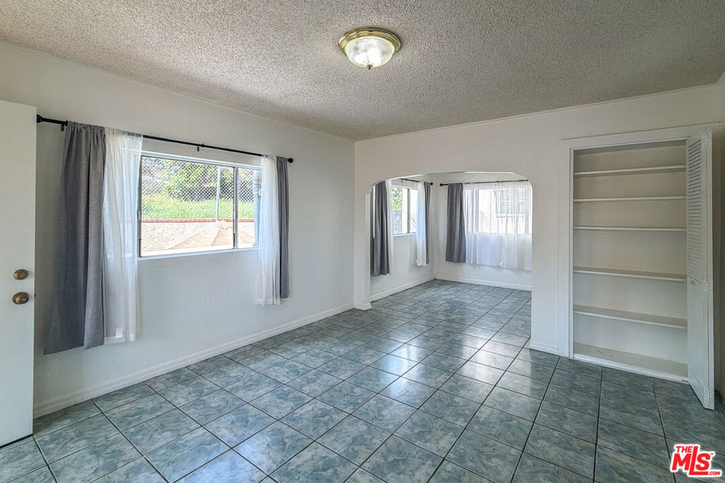 3331 1/2 City Terrace Drive - Photo 6