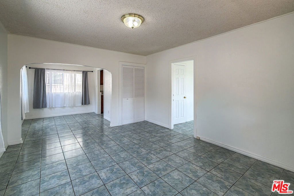 3331 1/2 City Terrace Drive - Photo 5