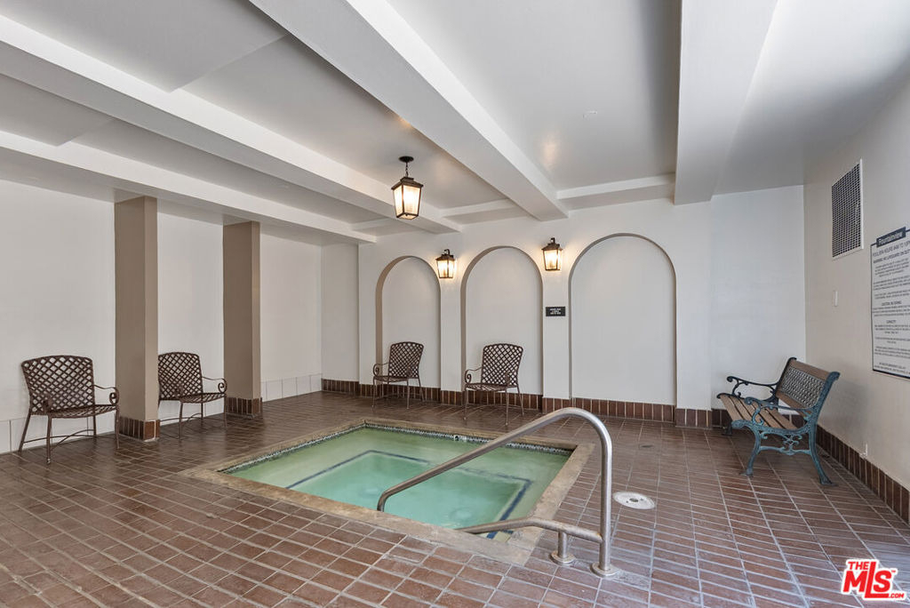8455 Fountain Avenue - Photo 8