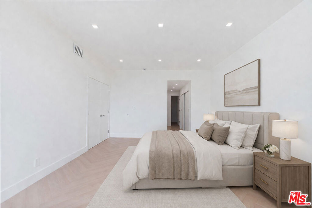 8455 Fountain Avenue - Photo 4