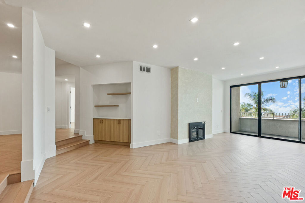 8455 Fountain Avenue - Photo 12