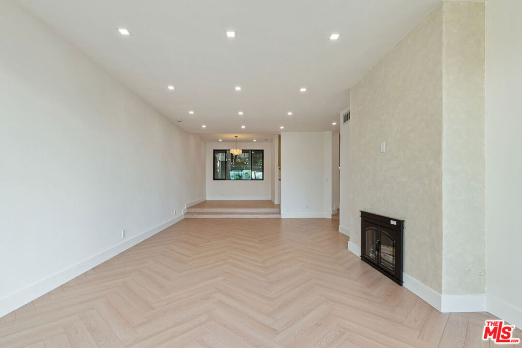 8455 Fountain Avenue - Photo 13