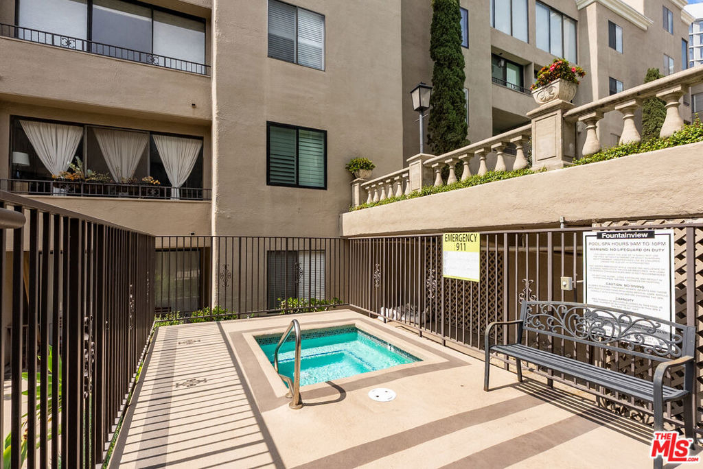 8455 Fountain Avenue - Photo 9