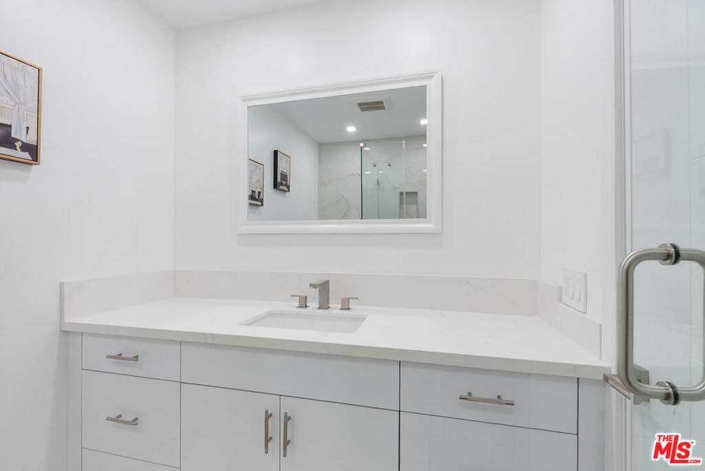 8455 Fountain Avenue - Photo 17