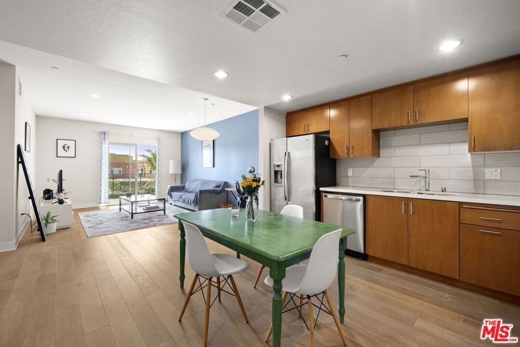 13337 Beach Avenue - Photo 6